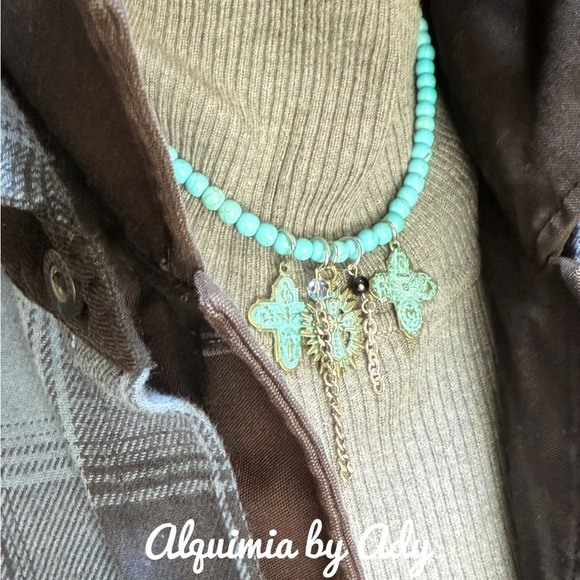 Turquoise cross charms short necklace - Picture 2 of 4